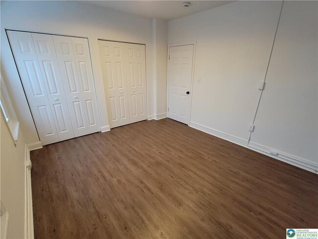 Building Photo - 746 Linden St