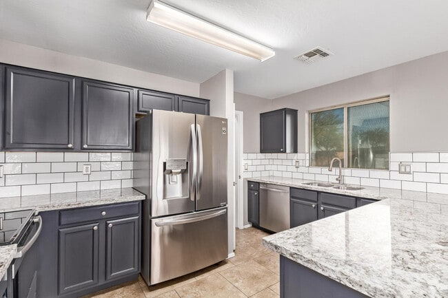 Building Photo - 1368 S 232nd Ave