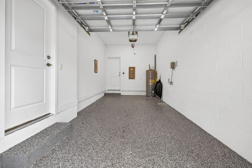 Building Photo - 1734 W Cherry St