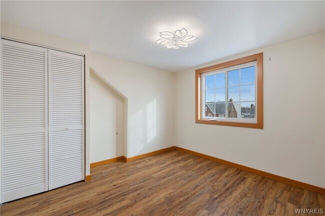 Building Photo - 94 Tudor Rd