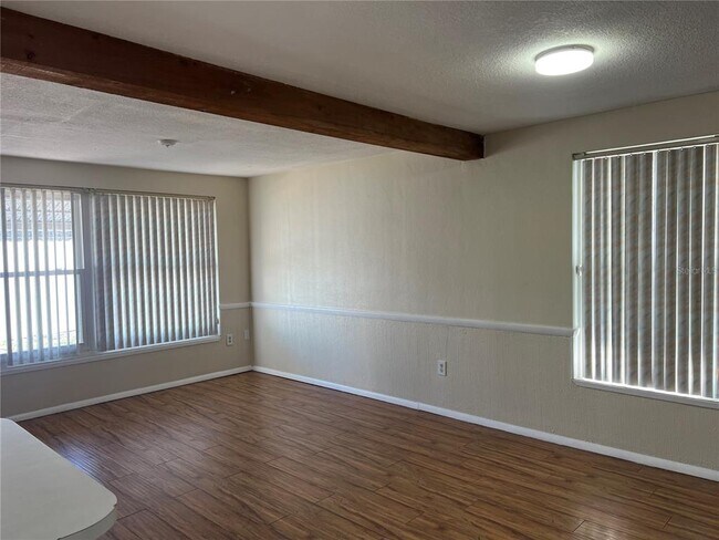 Building Photo - 4216 Hillsdale Dr