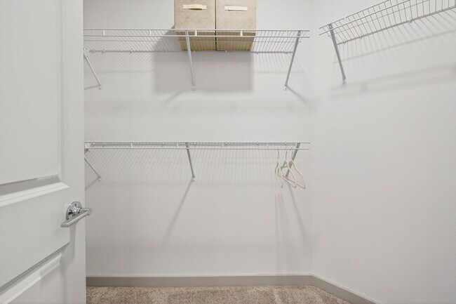 Building Photo - 1301 Leah Ave