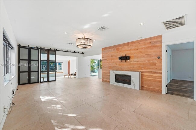 Building Photo - 401 Coconut Isle Dr