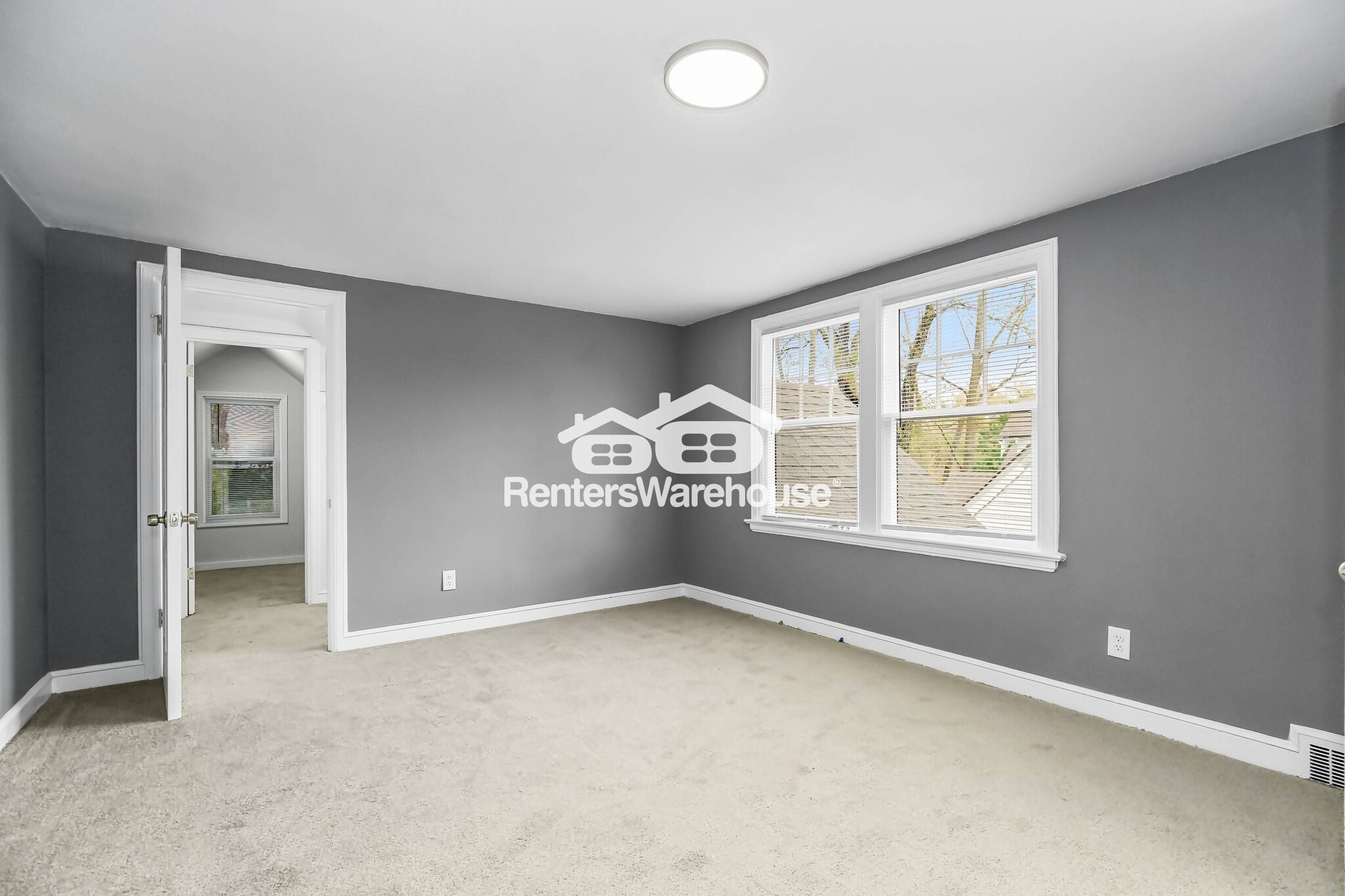 Building Photo - 1111 E 76th St