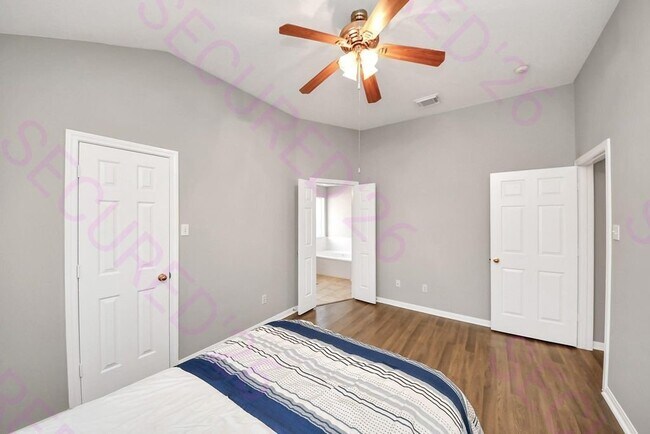 Building Photo - 5615 Brenwood Gln Trl