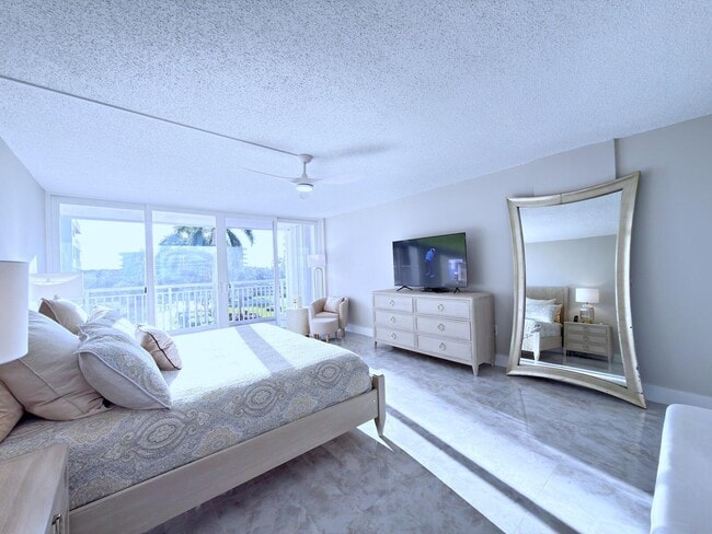 Building Photo - 3546 S Ocean Blvd