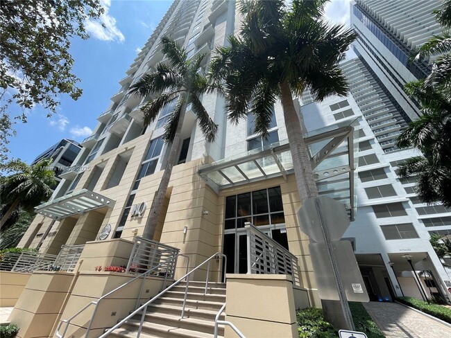Building Photo - 1060 Brickell Ave