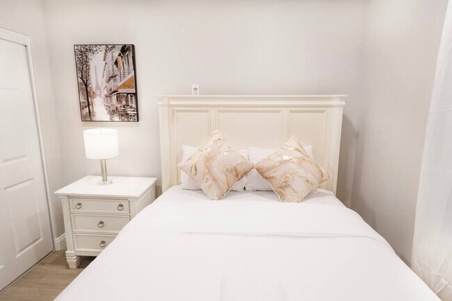 Building Photo - 8356 Adams St