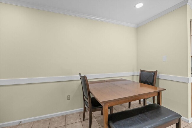 Building Photo - Beautiful Condo-Style Living in Virginia Beach