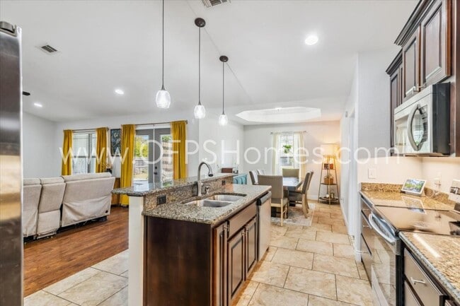 Building Photo - 8170 Tavira St
