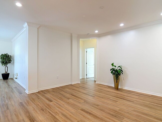 Building Photo - 221 W Fiesta Key Loop