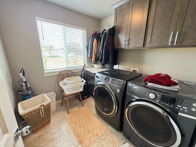 Building Photo - 3715 SW 190th Ter