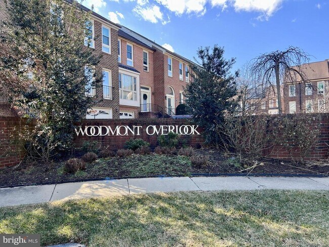 Building Photo - 1525 Templeton Pl