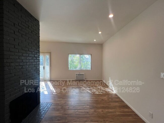 Building Photo - 11905 Avon Way