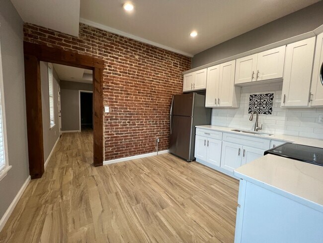 Building Photo - 415-417 Chestnut