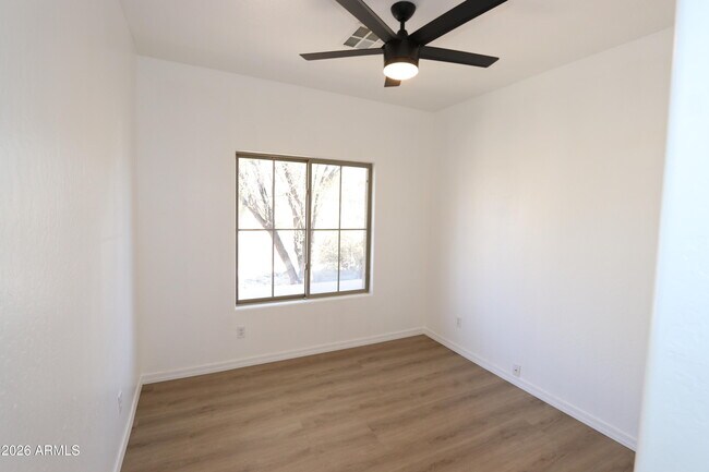 Building Photo - 7808 S 5th Ave