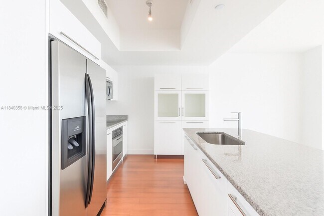 Building Photo - 888 Biscayne Blvd