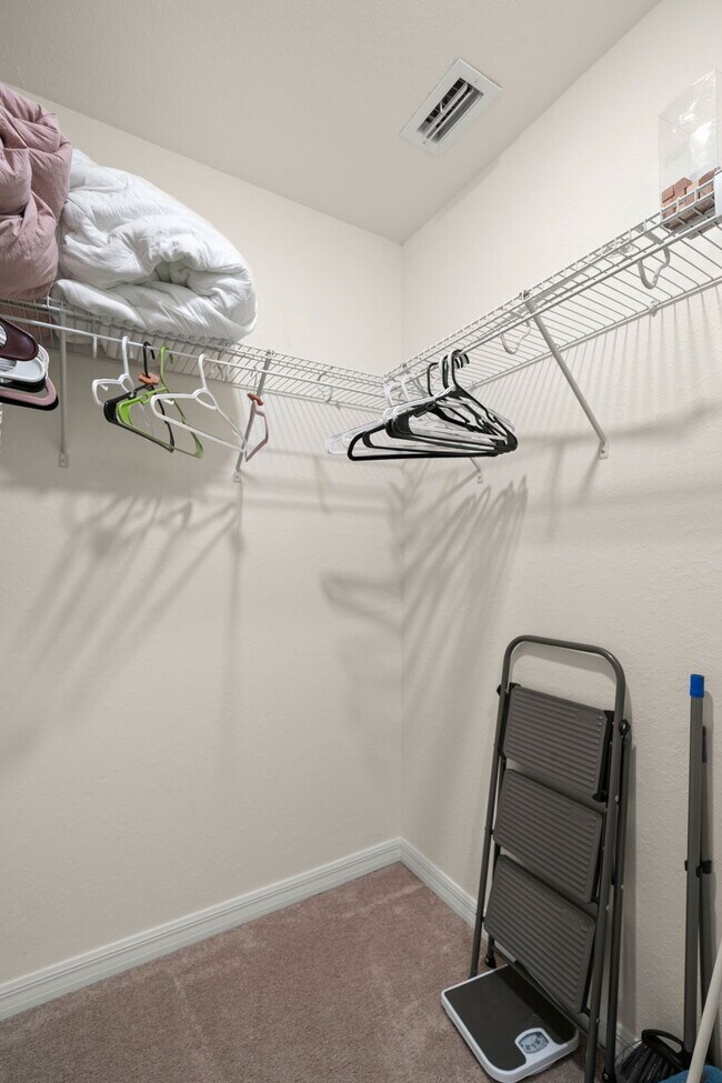 Building Photo - Fully Furnished Condo For Rent in Bradenton!