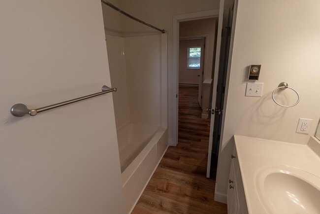 Building Photo - 3310 Belle Meade Dr