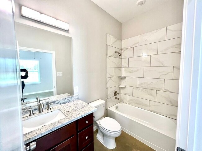 Building Photo - 9508 Quaker Ct