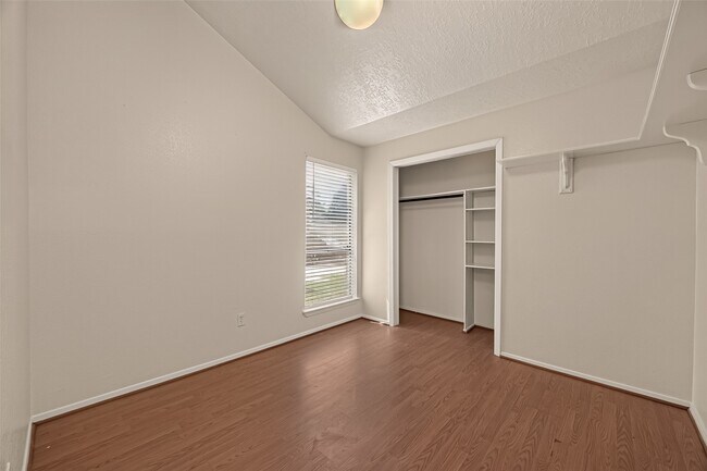 Building Photo - 2714 S Brompton Dr