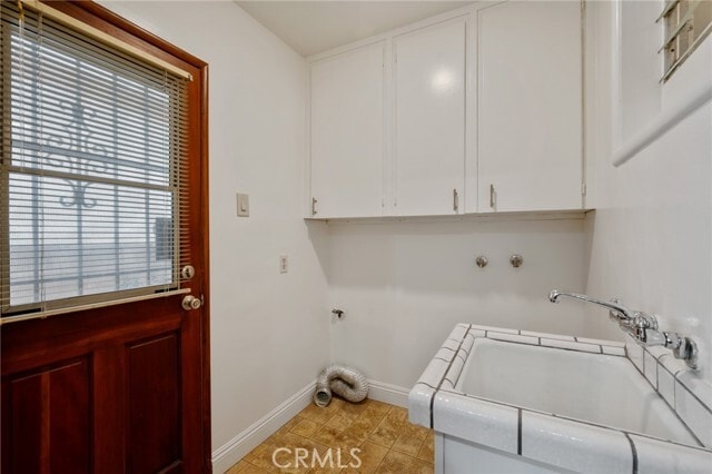 Building Photo - 983 W 10th St