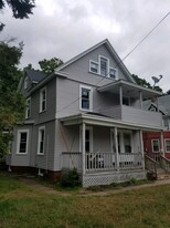 Front of House - 15 Hollister Street