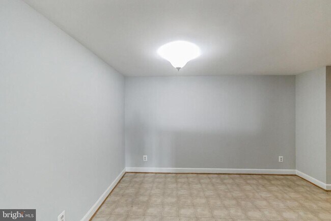 Building Photo - 1601 N Van Dorn St