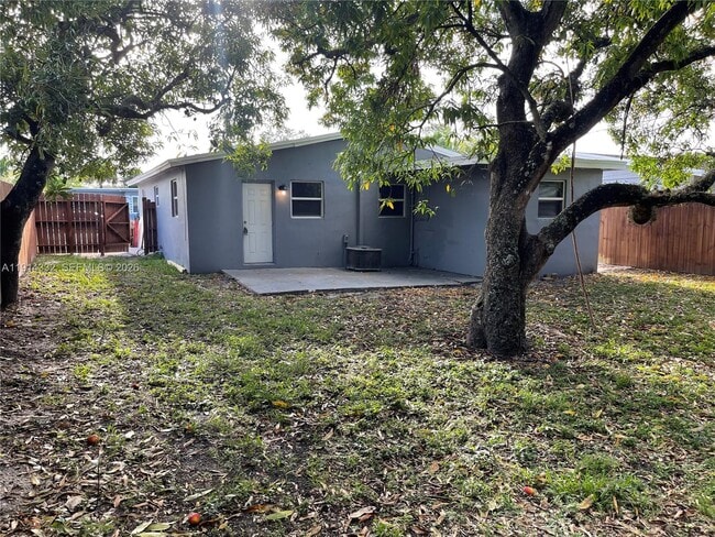 Building Photo - 428 NW 16th Ave