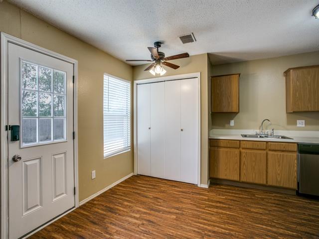 Building Photo - 505 Mitch St