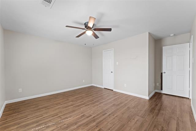 Building Photo - 504 Riverbed Dr