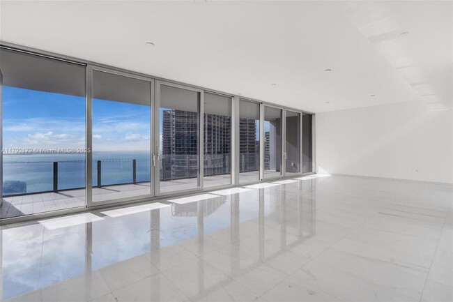 Building Photo - 300 Biscayne Blvd Way