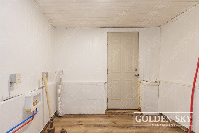 Building Photo - 802 E 25th St