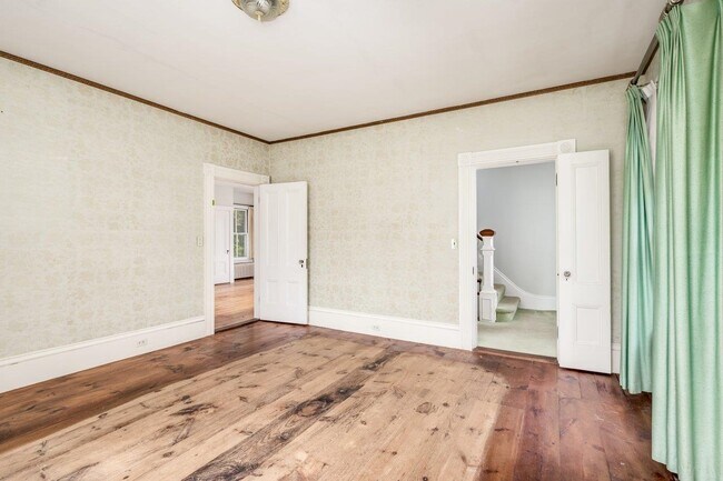 Building Photo - 110 Exeter Rd