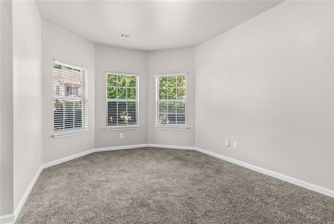Building Photo - 419 Live Oak Pass