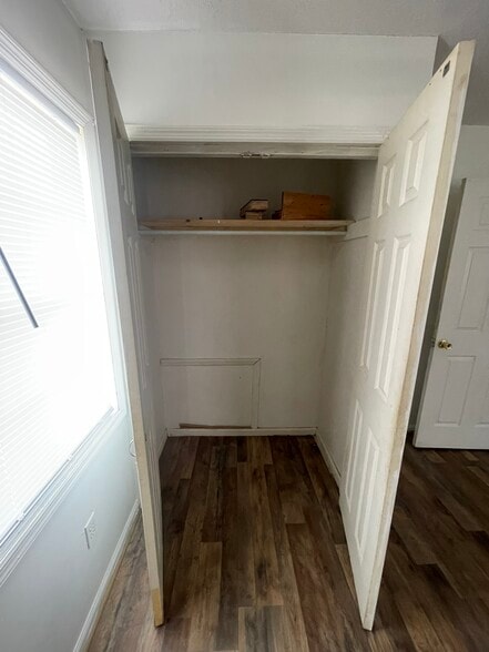 Building Photo - 520 Buckley St