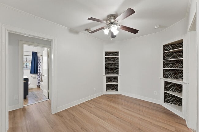 Building Photo - 210 Rouse St