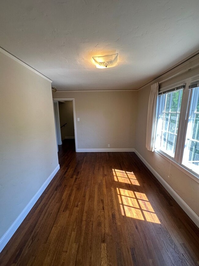 Building Photo - 49-1405