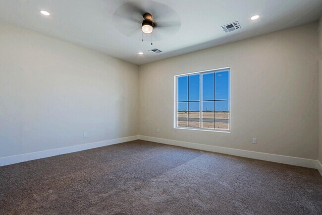Building Photo - 2351 E Cana Ln