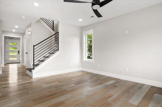 Building Photo - 145 Crooked Creek Dr