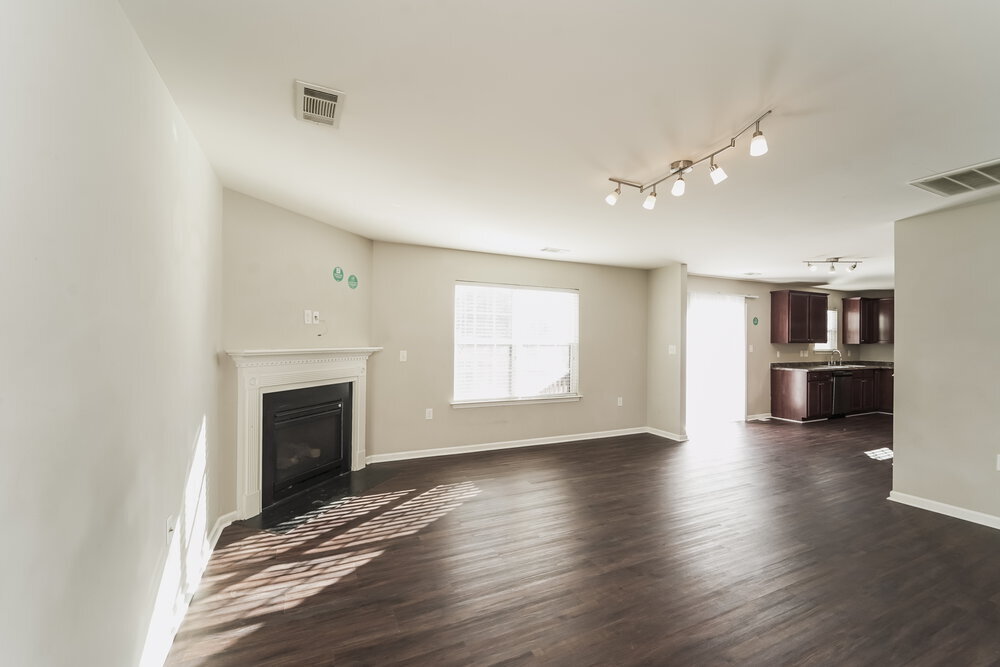 Building Photo - 14103 Lake Crossing Dr