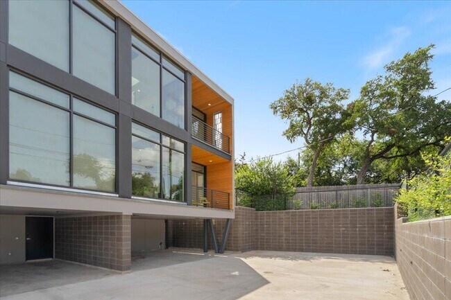 Building Photo - 1201 Enfield Rd
