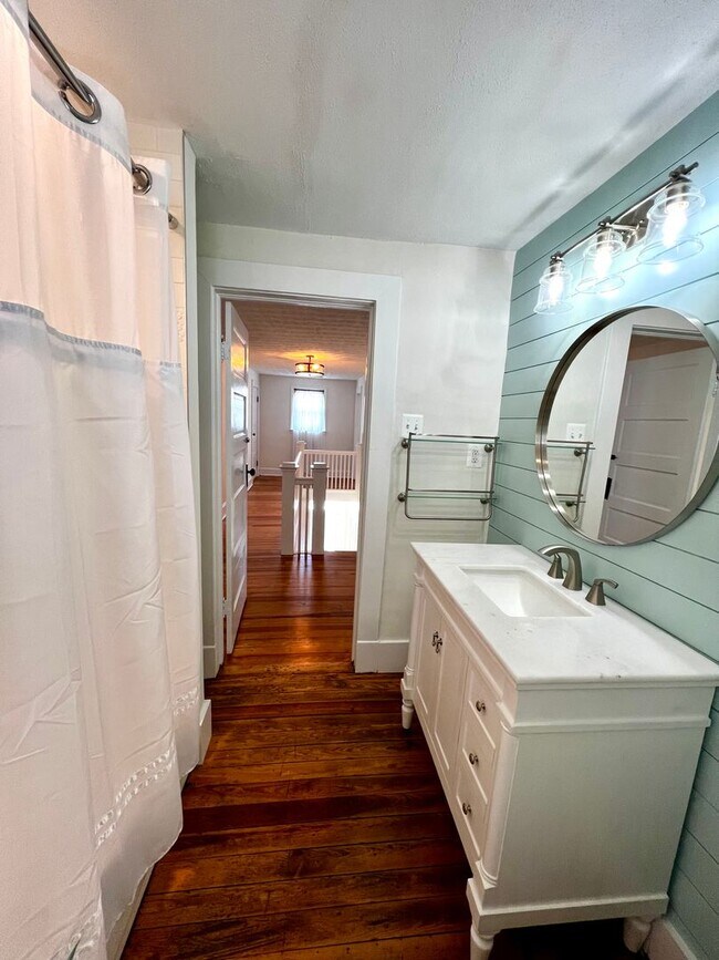 Building Photo - 21 S Church St