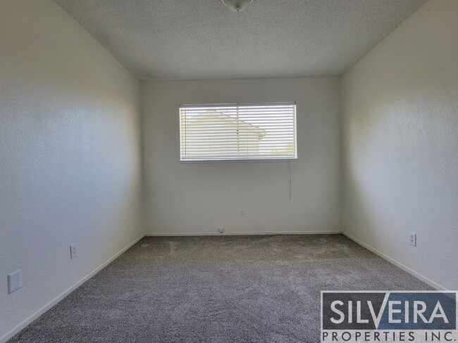 Building Photo - Charming 3 bed 2 bath home in Santa Maria