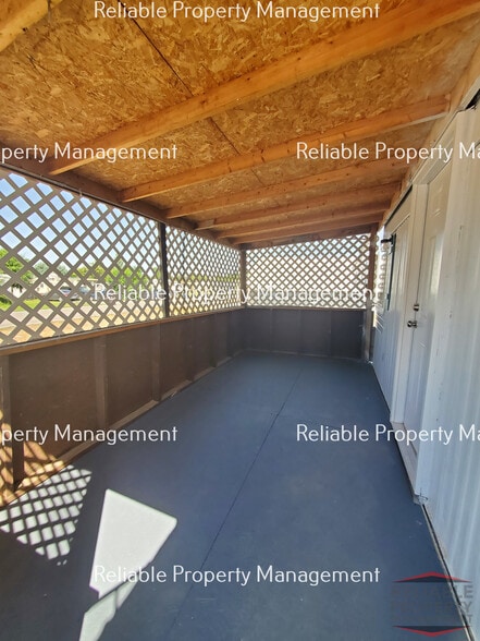 Building Photo - 237 Freeport Ln