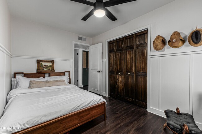 Building Photo - 2200 N Los Altos Dr