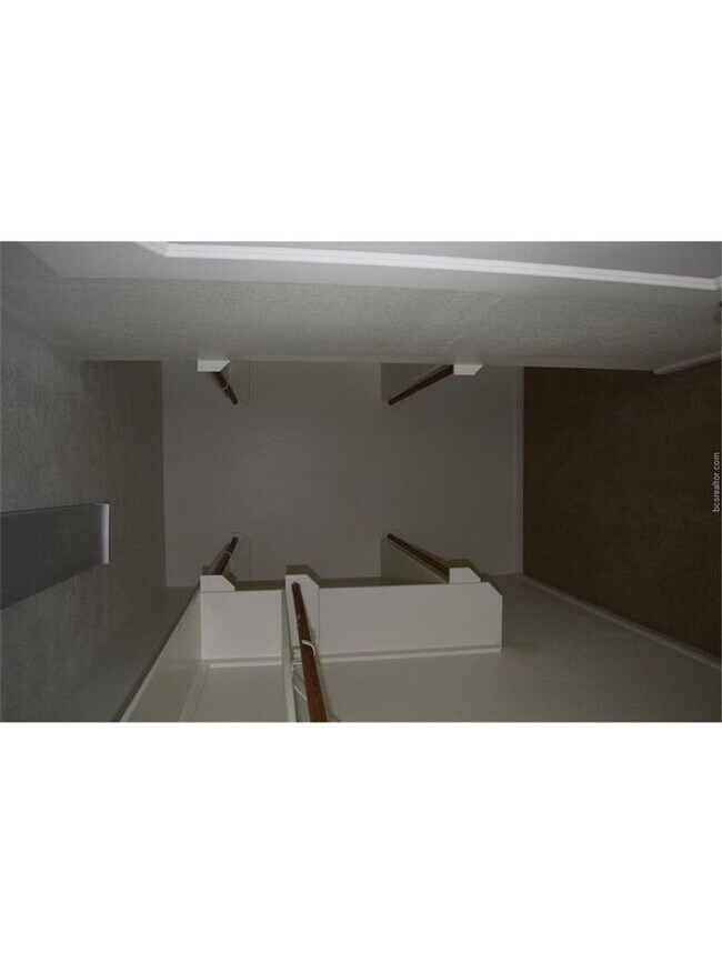 Building Photo - Stunning 3 Bed, 2 Bath in Creek Meadows!