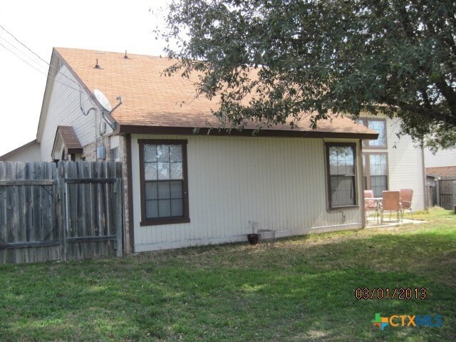 Building Photo - 114 Nelson Dr