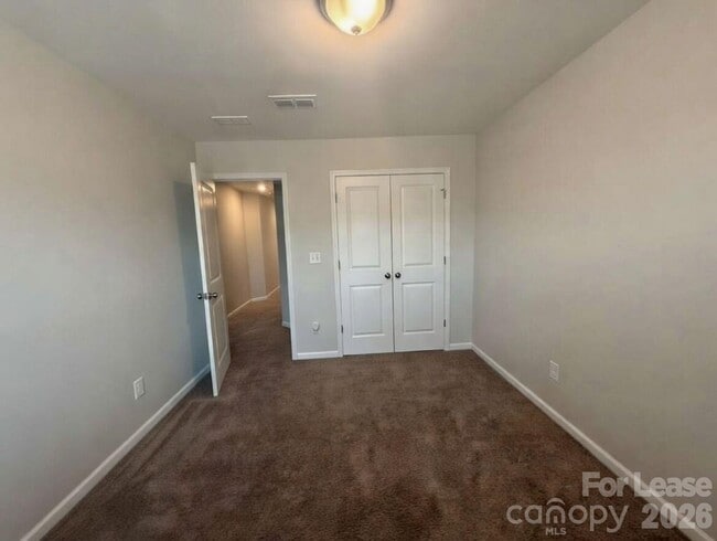 Building Photo - 5215 Maynard Hl Dr