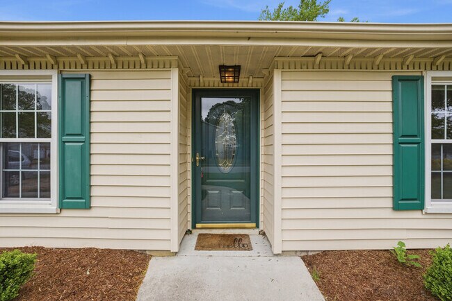 Building Photo - 2252 Newstead Dr